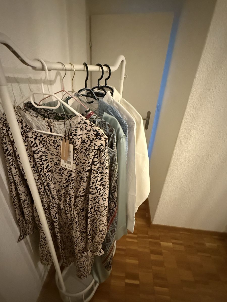 Kleiderpakete: Kleiderpaket Gr. M – Gebraucht aus Kloten von Schweizkloten