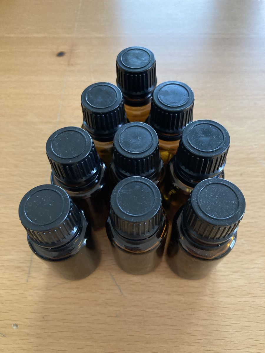 Doterra Oli essenziali: 9 leere DoTerra Öl-Fläschchen 15ml – Usato da Aarau Rohr venduto da Goldfisch21 1