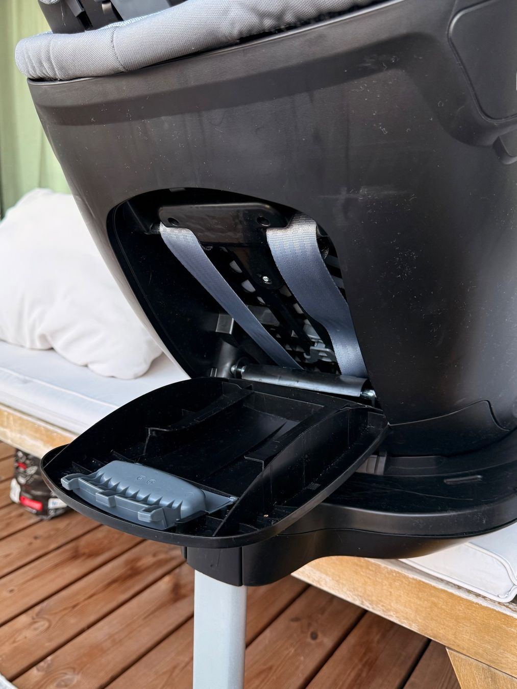 Britax Römer Sièges auto: Britax Römer Autokindersitz Dualfix M i-Size – D'occasion à Zürich par MaryPotter 3