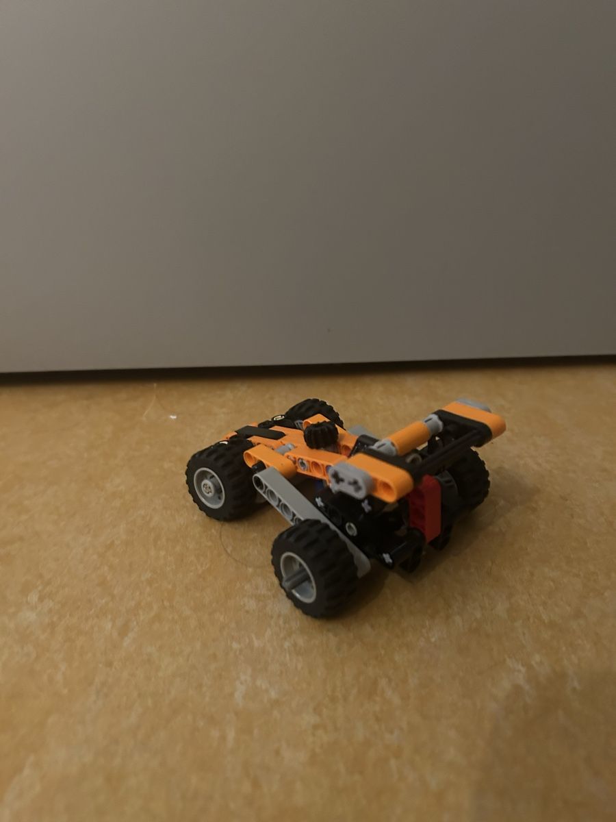 Lego Spielzeuge: Lego Technic Auto – Gebraucht aus Dättlikon von Aurel2000rr9 2