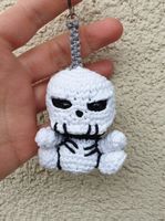 Amigurumi Schlüsselanhänger mit Skelett Halloween
