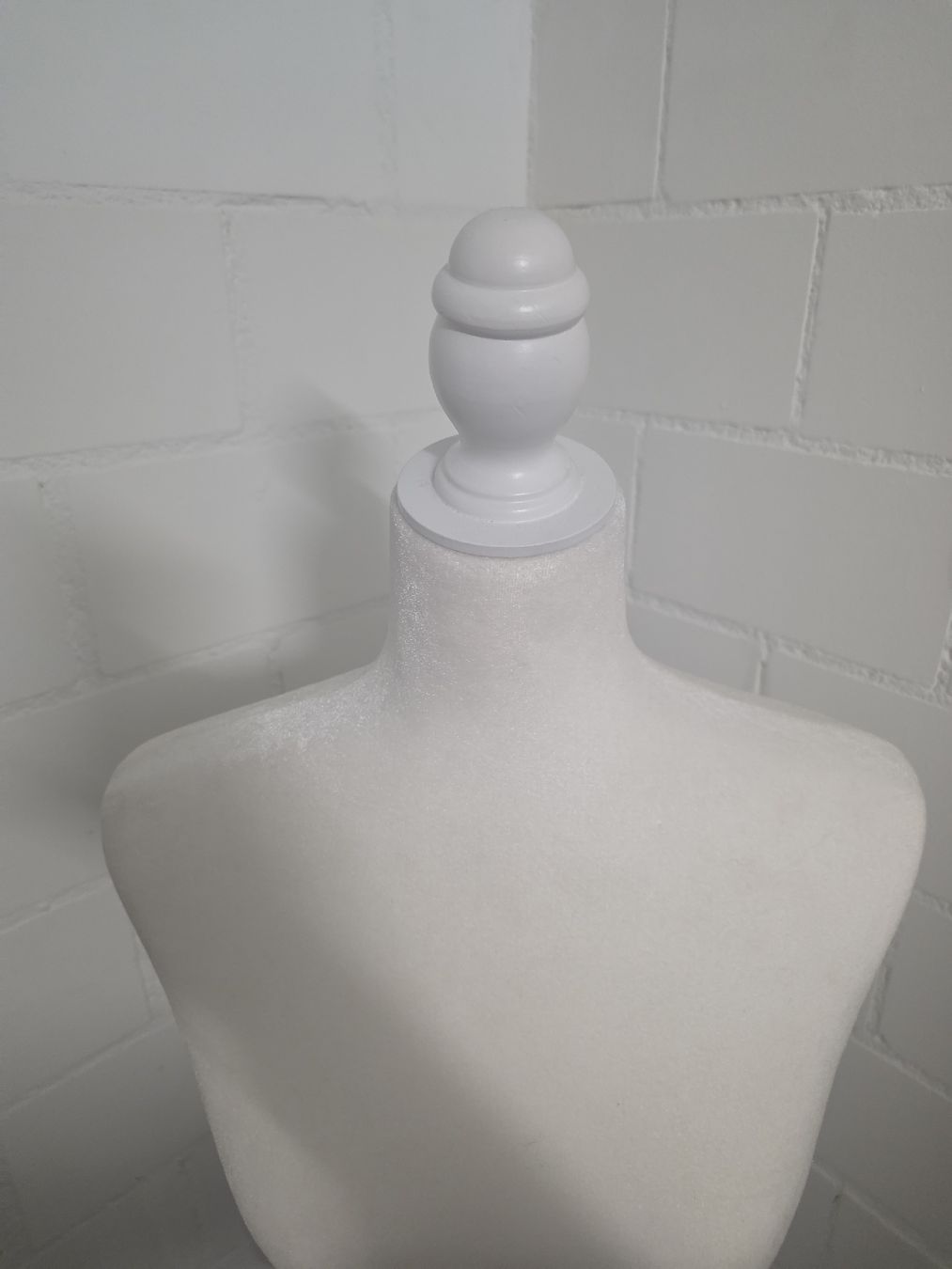 Allestimento di negozi e stand fieristici: Schneiderpuppe Torso Weiss 🍦 – Usato da Dübendorf venduto da THFR 1