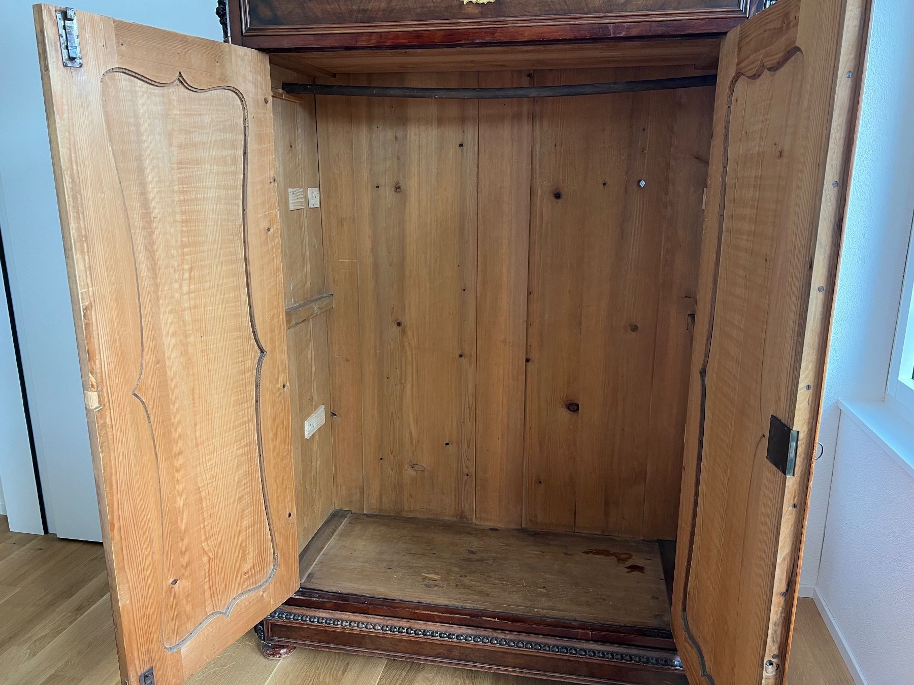 Armadi: Antiker Schrank – Usato da Würenlos venduto da Patrizia023 4