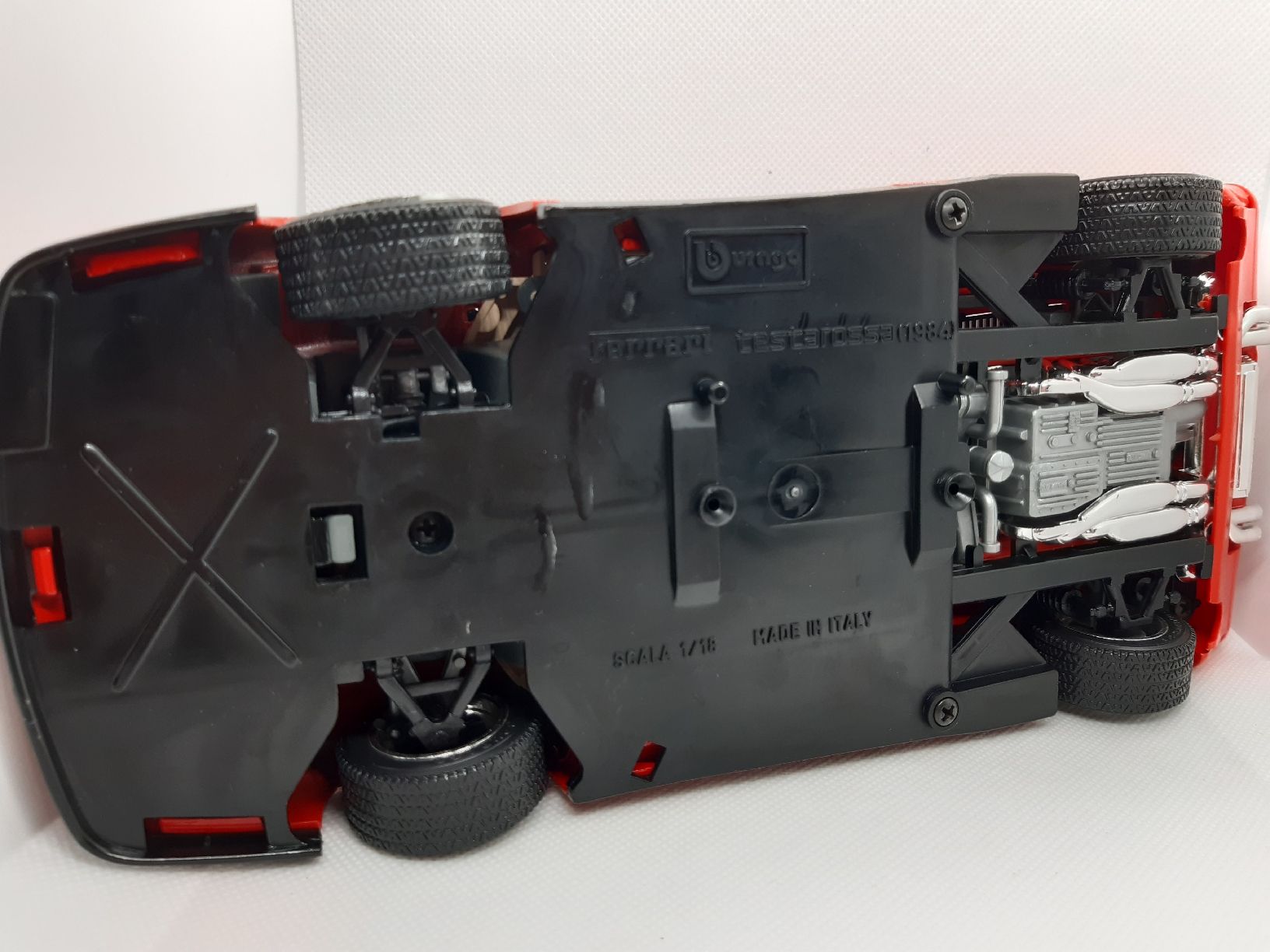 Bburago Modellini d'auto: burago 1/18 Ferrari Testarossa 1984 – Usato da Penthalaz venduto da Allgoodsuisse 7