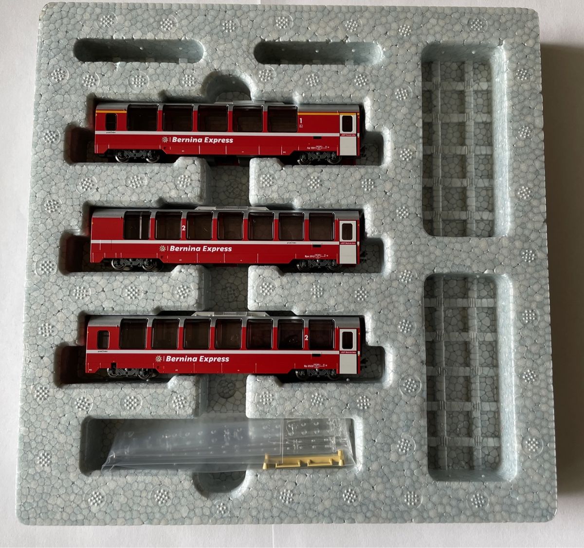 Kato Modellini di ferrovie: Kato Bernina Express Set 3-teilig – Nuovo e nell'imballaggio originale da Kleinandelfingen venduto da marco_85 2