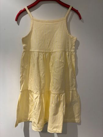 Schönes Kleid Gr. 116, Neu