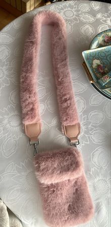 🆎 10 Fr.-Flauschige Umhängetasche, rosa, neuwertig