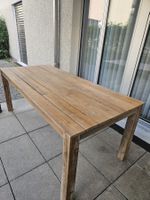 Massiver Gartentisch / Holztisch – sehr robust – kaum Gebrau