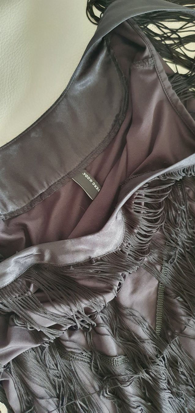 Vero Moda Robes: Fransenkleid Vero Moda Grösse 34 schwarz – D'occasion à Stansstad par InStyle8 3