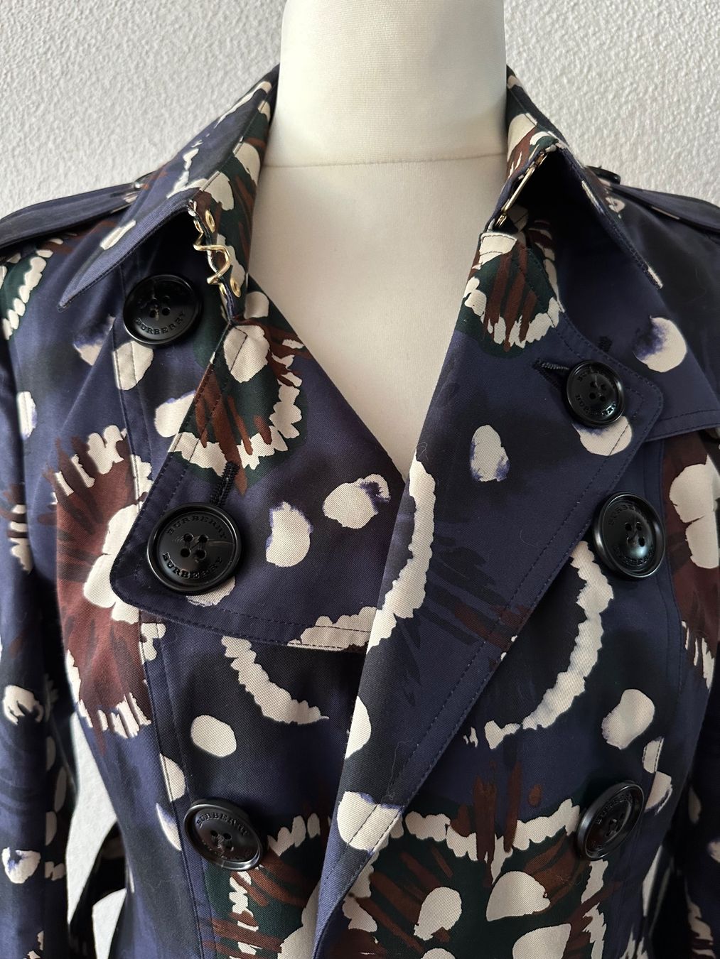 Burberry Cappotti: Trenchcoat Burberry, size 38(IT 42) – Usato da Zug venduto da mkurganskaya 5