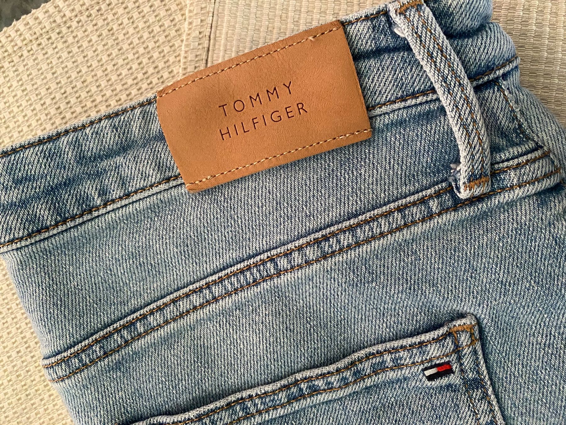 Tommy Hilfiger Jeans: Tommy Hilfiger Bootcut W30 / L32 – Usato da Allenwinden venduto da Obalu 1