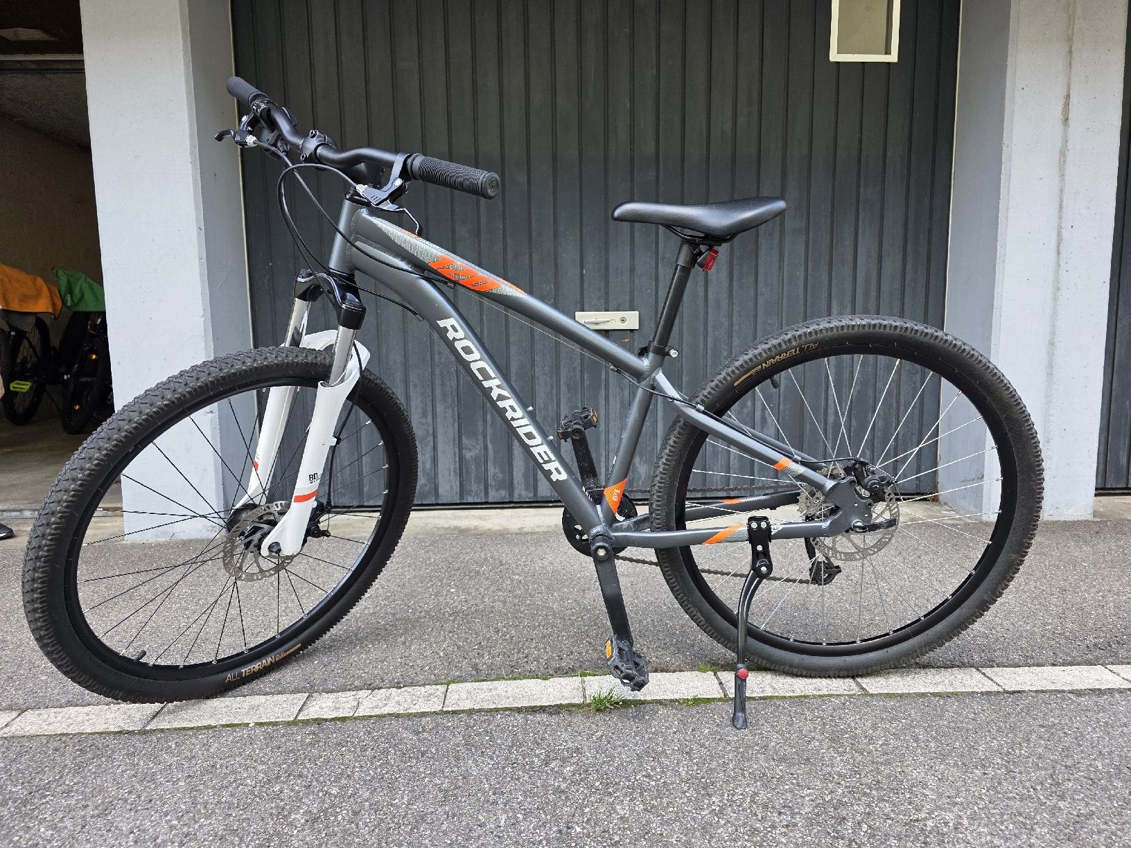 fahrradständer achsmontage NANANA Fahrrad Kickstand Aluminium Einstellbare Bike Kick Stand, Hinterbauständer Universal Verstellbar, Fahrradstaender Unterstuetzung Werkzeug Teil Zubehoer [länge 30,5-40 cm] Sport & Freizeit Pax / Komplement 75cm Volts:36V Category:Fahrräder_Racktime LIGHT KTM (snapit 2.0)