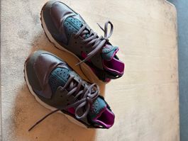 Nike Air Huarache Run Dark Grey – Damen – Grösse 36.5