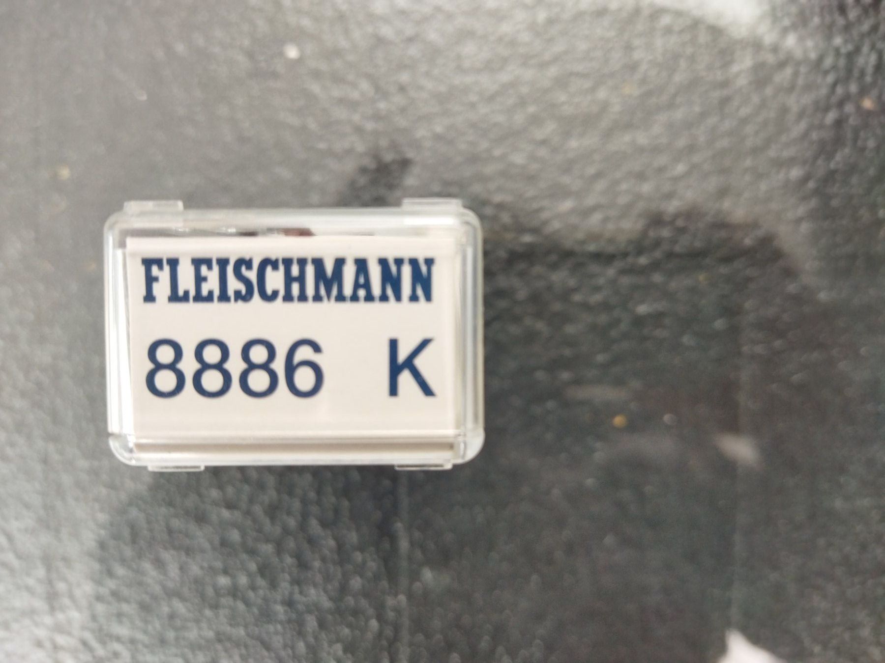 Fleischmann Modellini di ferrovie: Säueretopfwagen der K.P.E.V von Fleischmann N – Nuovo e nell'imballaggio originale da La Chaux-de-Fonds venduto da Hobbymodell 1