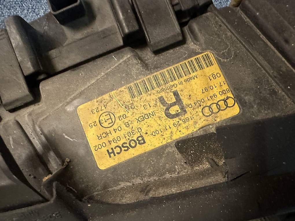 Phares: Scheinwerfer Audi A4 B5 – D'occasion à Madetswil par maucad 2