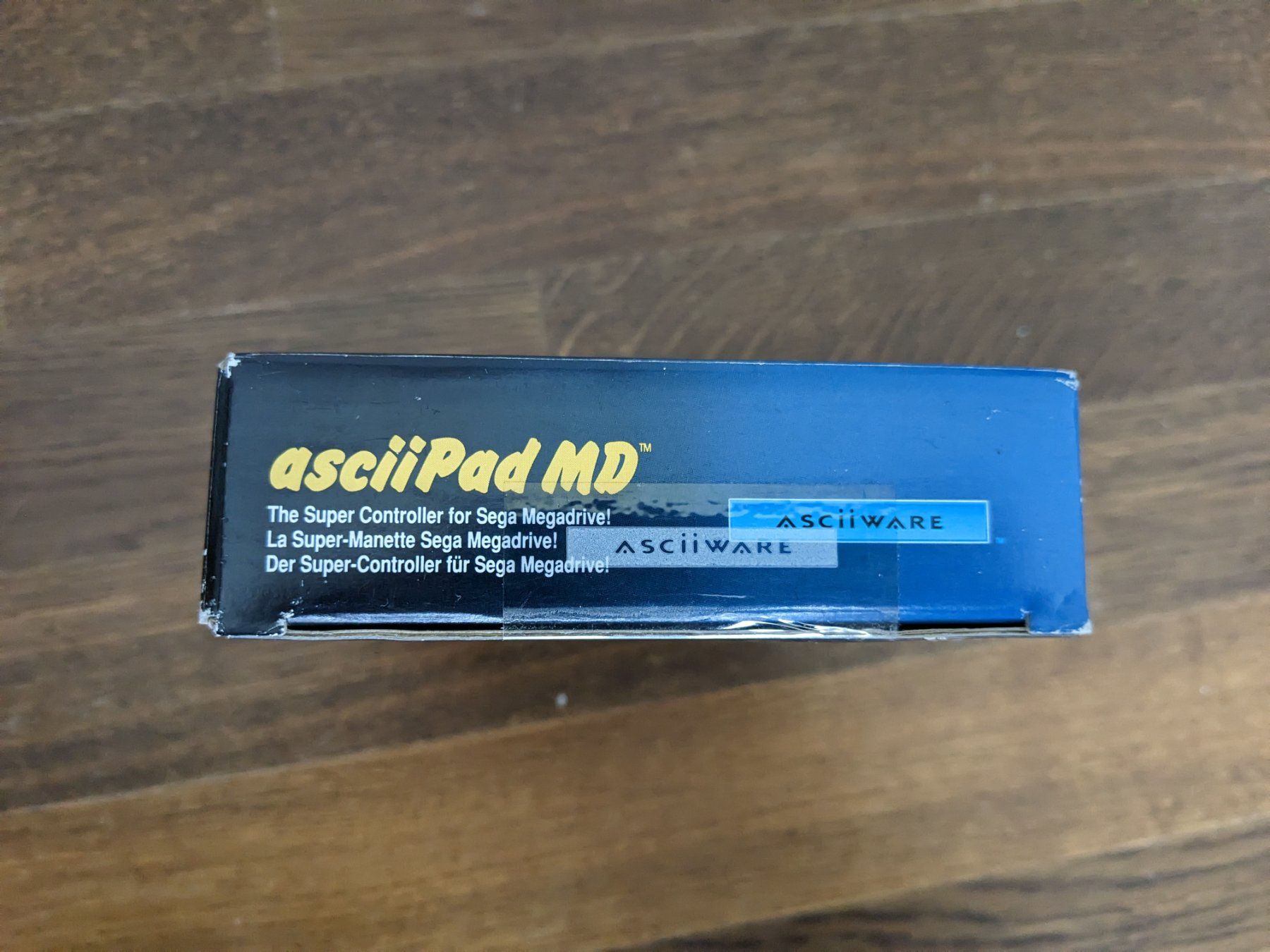 Controller: asciiPad MD  Sega Mega Drive Controller Joystick Neu OVP – Nuovo e nell'imballaggio originale da Hünenberg See venduto da SpecialEditionGaming 1