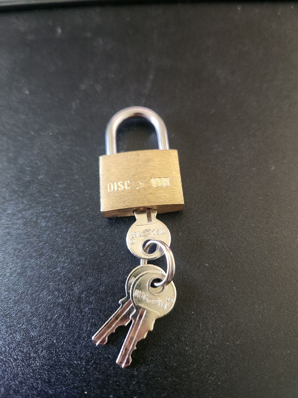 Cadenas: Vier Disc Lock 3510 Padlock Brass with Key – D'occasion à La Neuveville par Gary.T 1
