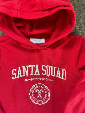 Roter "Santa Squad" Hoodie 152 cm und Hoodie Benetton 150 cm