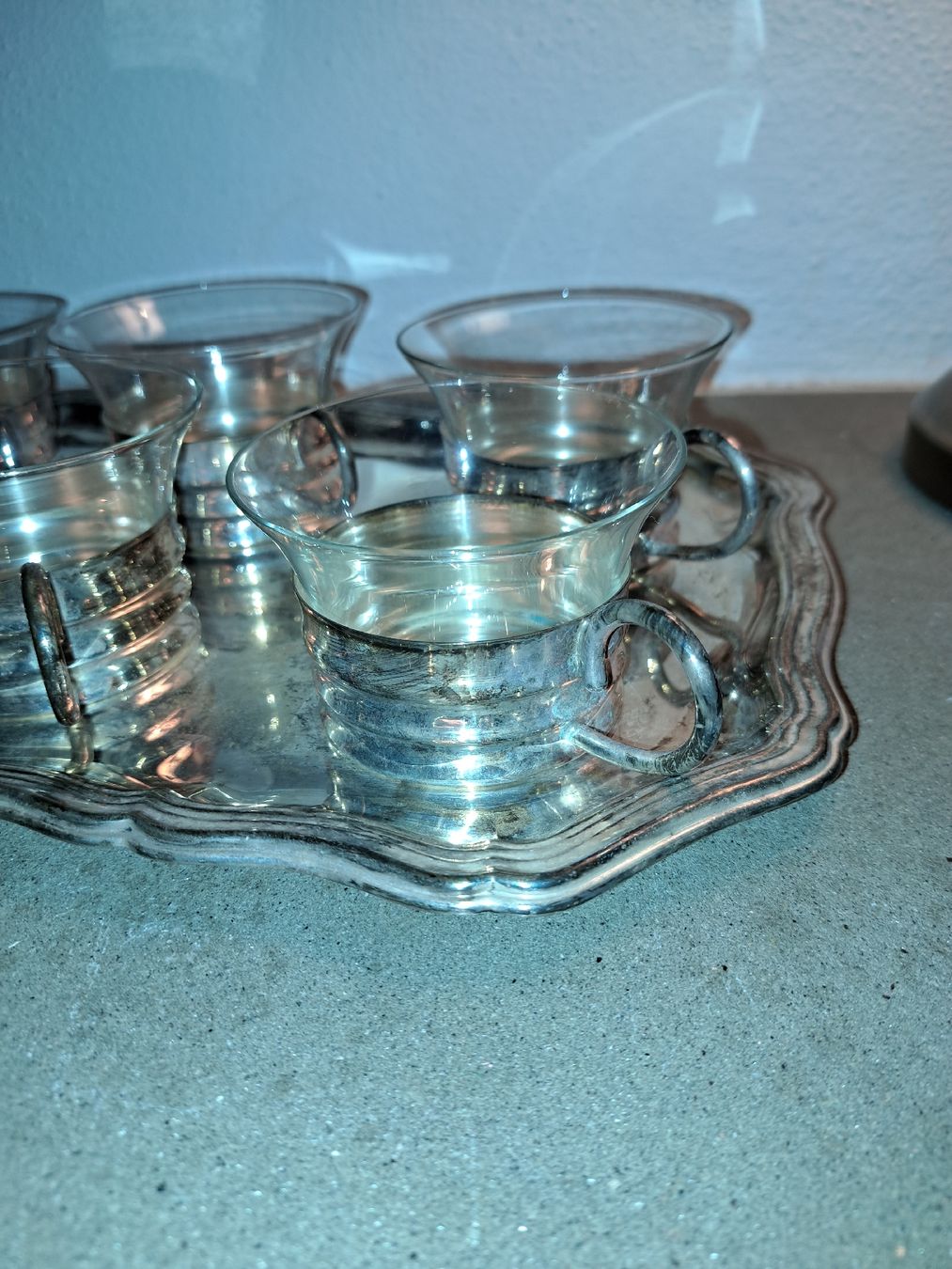 Set di piatti: SPRING Tablett und Glastassen versilbert – Usato da Kölliken venduto da Upcycling-by-Mc-TAM 2
