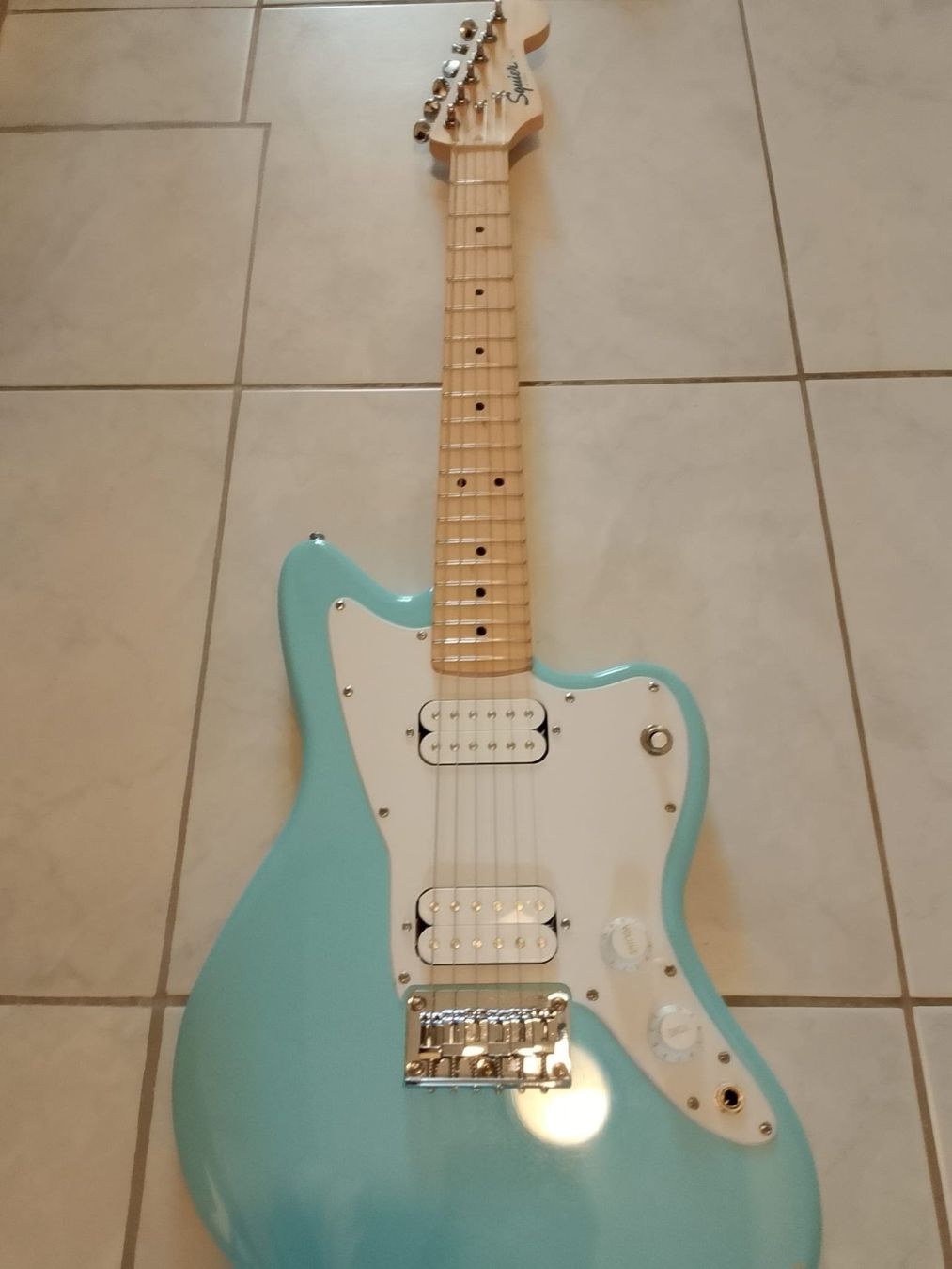Squier Strumenti musicali: Starterset E-Gitarre Squier Mini Jazzmaster DBL Set – Usato da Scherzingen venduto da zwiggi1 1
