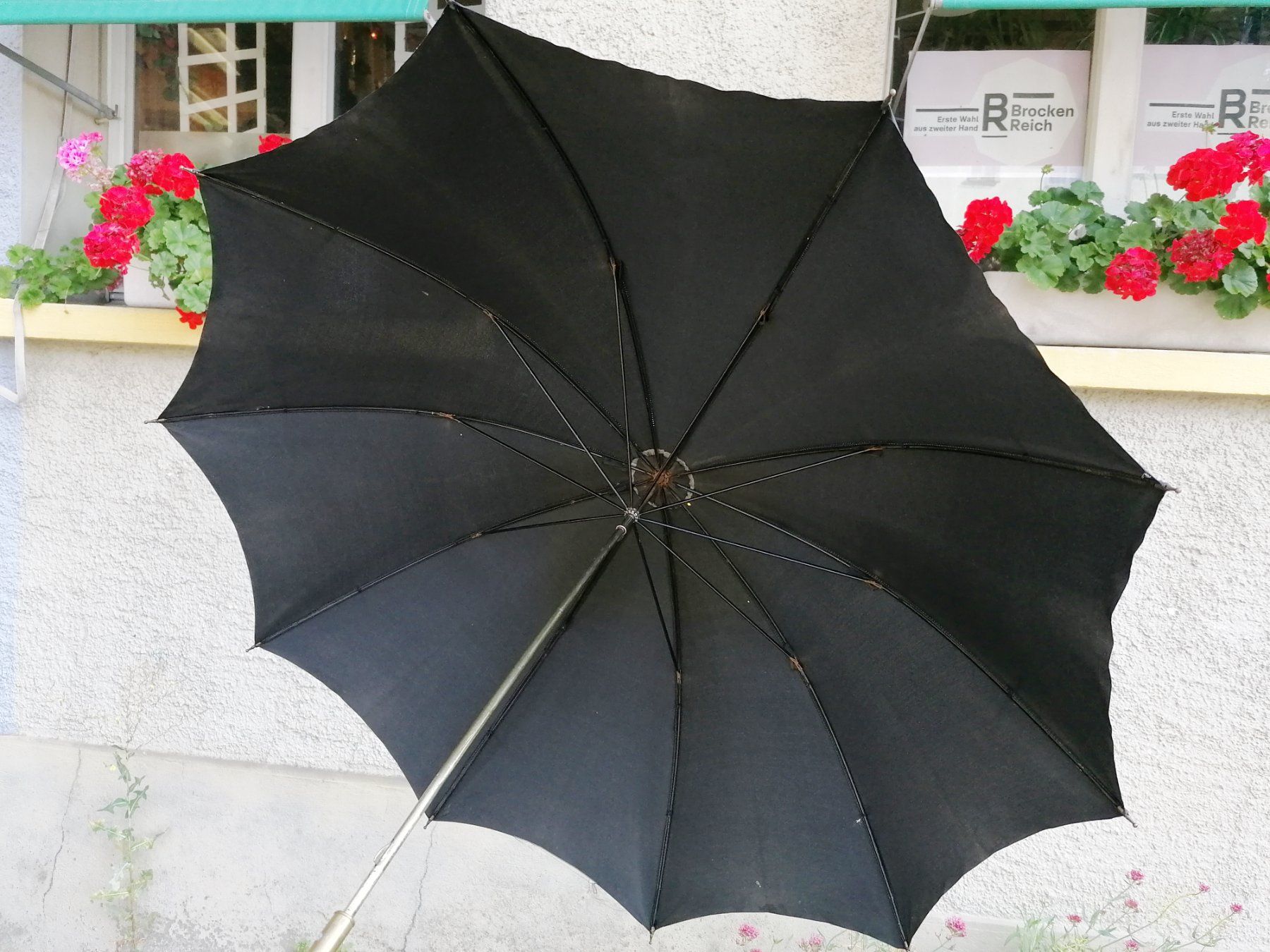 Regenschirme: Eleganter antiker Damenschirm – Gebraucht aus Köniz von Brockenreich 3