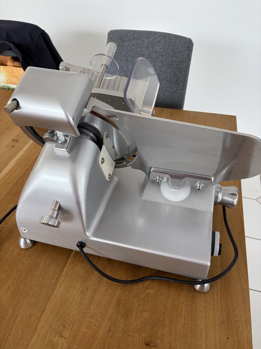 Elettrodomestici da cucina: Gastro Profi Aufschnittmaschine – Usato da Spreitenbach venduto da Wayne100