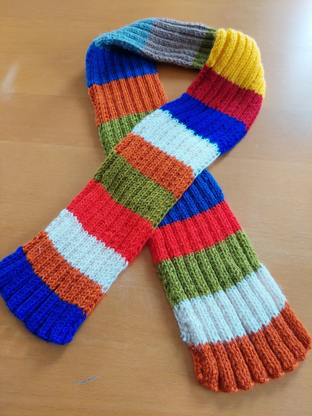 Foulard & Sciarpe: Handgemachter Gestrickter Schal – Usato da Zürich venduto da meymano 6
