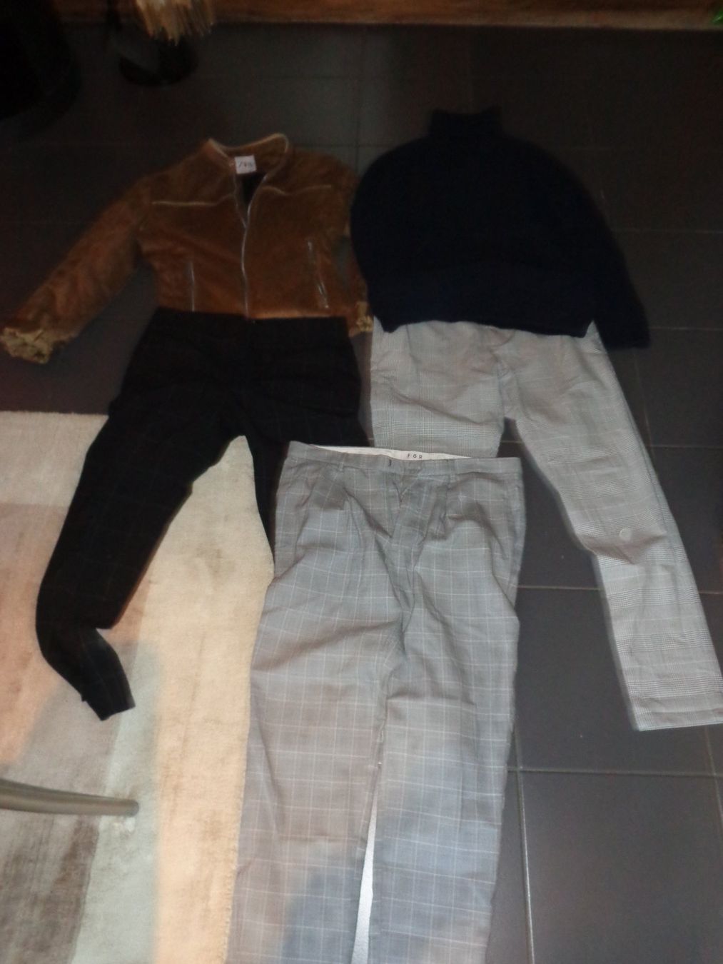 Lotti di vestiti: Kleiderpaket Herren (5-teilig) – Usato da Greifensee venduto da Toggi11 4