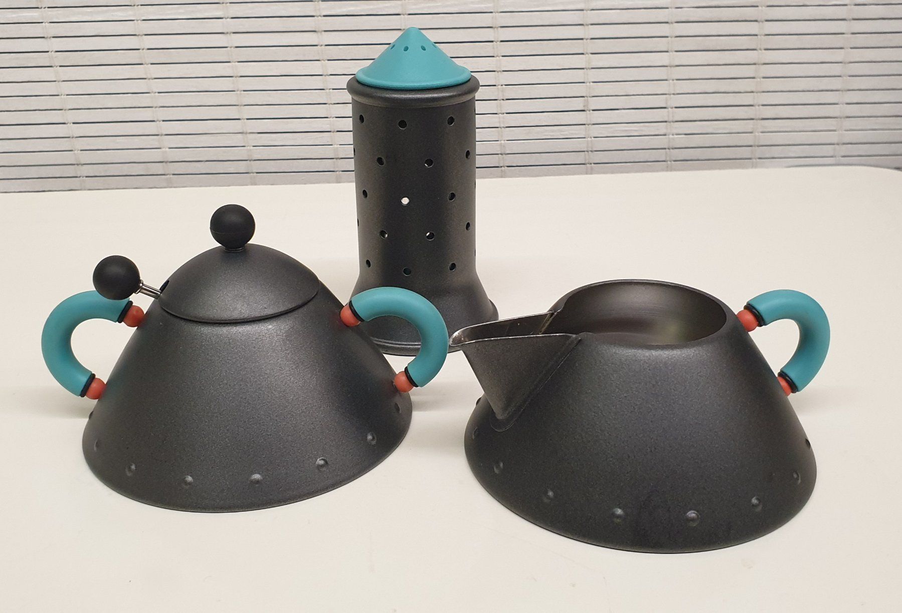 Alessi Set di piatti: Alessi Set 3 teilig – Usato da Emmen venduto da magelan