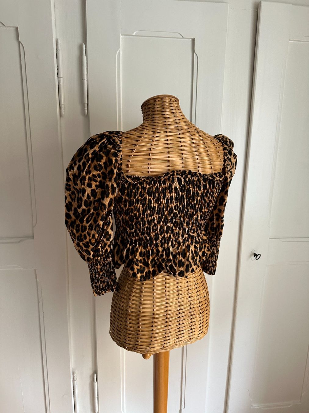 Zara Tops: ZARA - Leo Oberteil mit Puffärmel S – Gebraucht aus Zürich von Diazaio 2