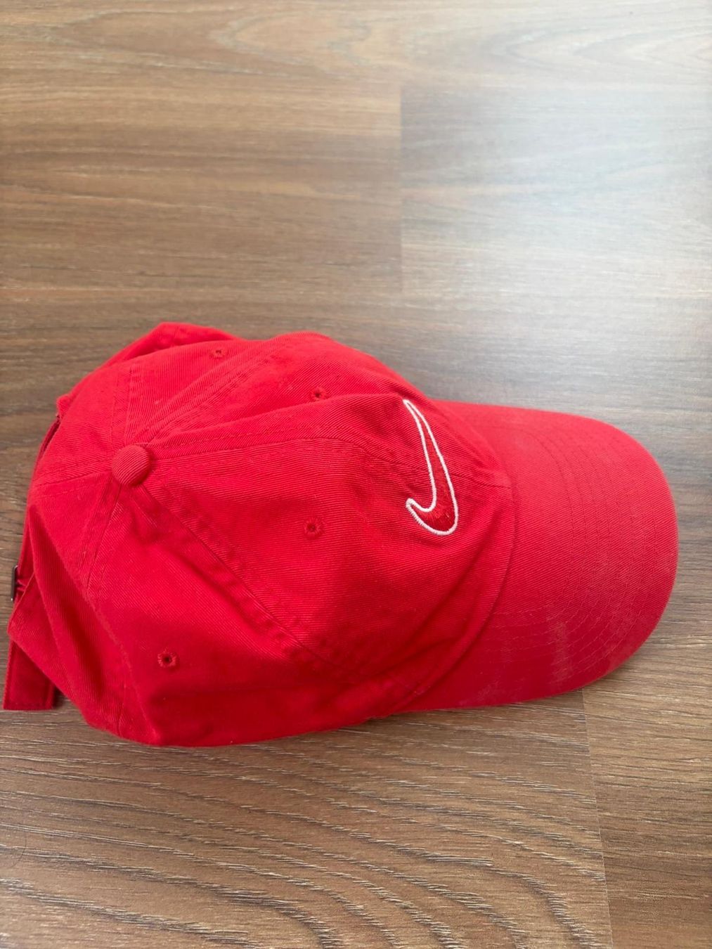Nike Copricapi, berretti & cappellini: Casquette Nike rouge – Nuovo (secondo la descrizione) da Môtiers NE venduto da ElGreco3099 1