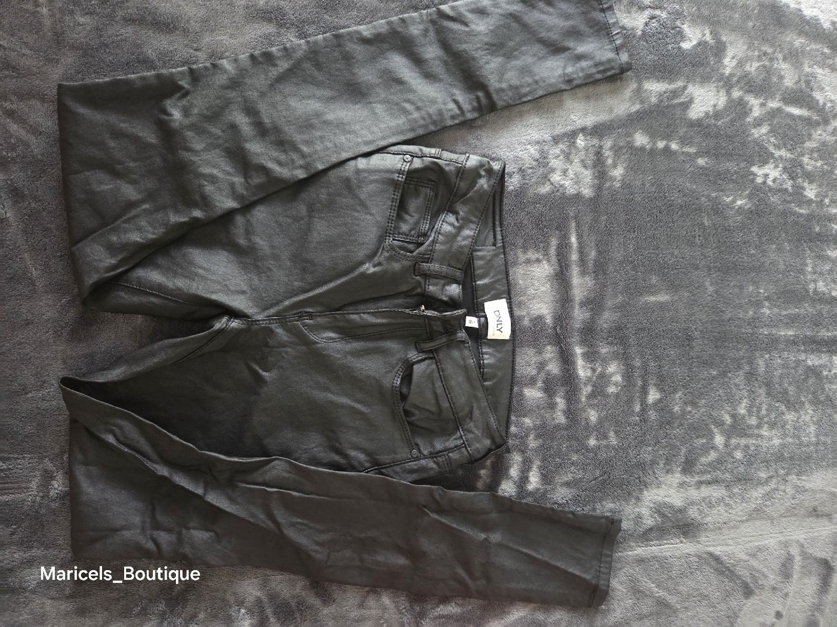 Only Jeans: ONLY coated trousers black size S 30 used – Usato da Winterthur venduto da Maricels_Boutique 2