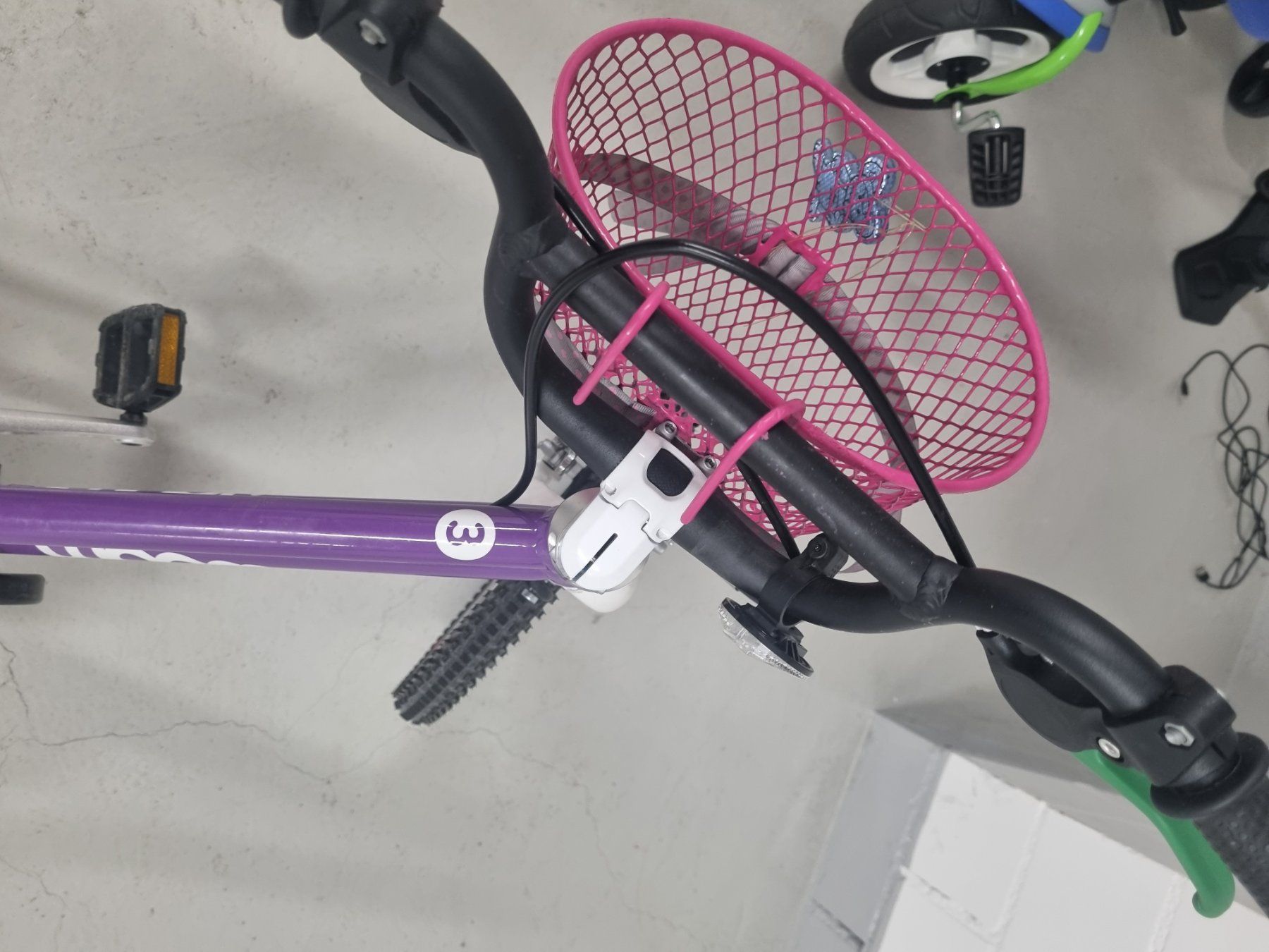 Woom Velos: Woom Kindervelo 3 Lila – Gebraucht aus Volketswil von  3