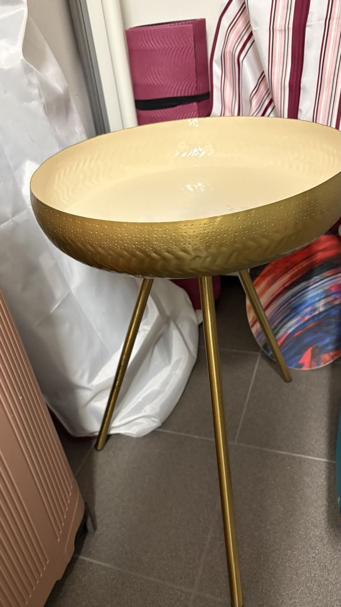 Tische: Beistelltisch Gold  – Gebraucht aus Schübelbach von sel_hr5w