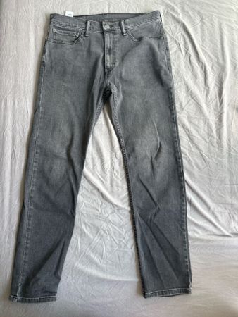 Grey Levi’s Jeans