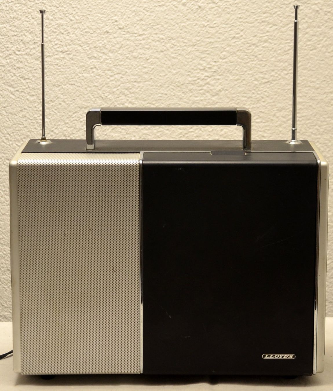 Radio: Lloyd's Solid State 10 Band Radio – Usato da Collonges venduto da arashee 4