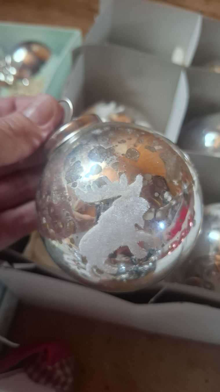 Alle Dekorationen: Weihnachtsdeko Vintage Kugeln. Rosa/Silber – Gebraucht aus Ebnat-Kappel von Aibur 2