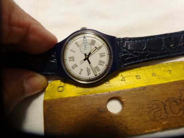 Swatch Montres: S-WATCH HERREN UHR,QUARTZ.SWISS MADE.DATE.TAG.LÄÜFT – D'occasion à zürich par ahmad01 4