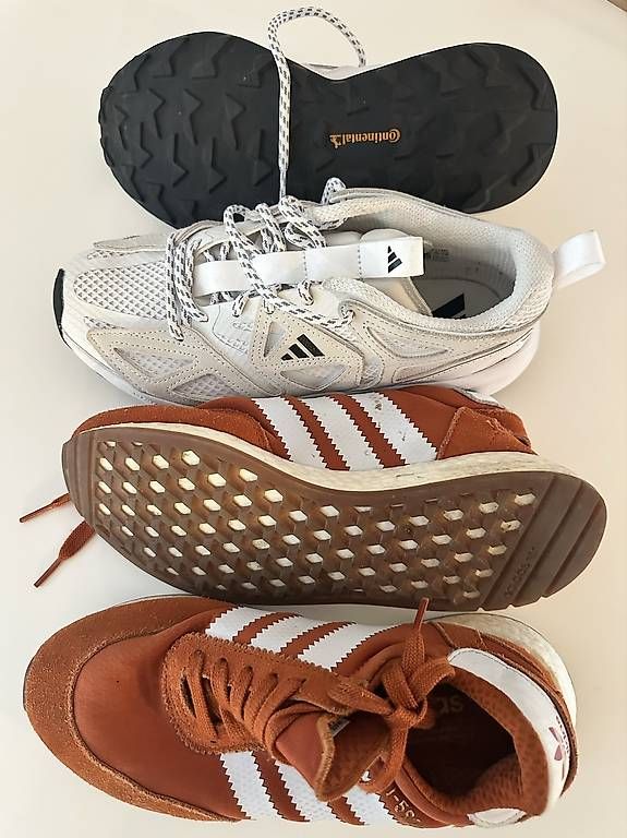 Adidas Scarpe da donna: 2 Paar Adidas Sneaker | Gr. 39 – Usato da Basel venduto da fasnachtsoutlet1965