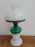 Antike Petroleumleuchte, Original, Glas, Opalinglas