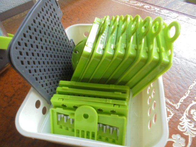 Elettrodomestici da cucina: Gemüseschneider mit 22 Teilen – Nuovo (secondo la descrizione) da Hinwil venduto da Glasperlen 1