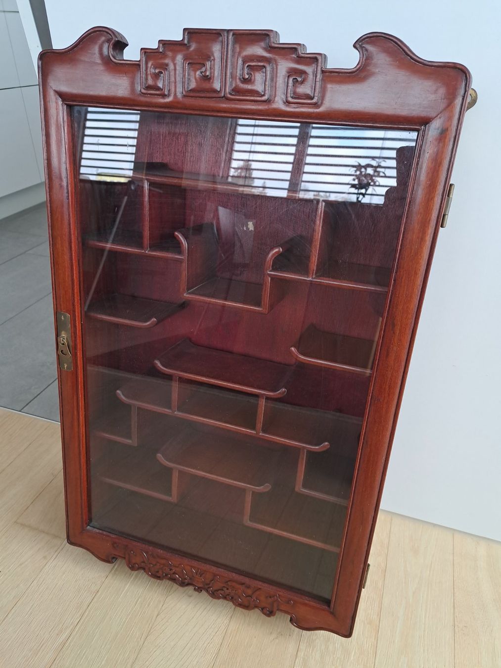 Vetrine: Chinesische Wandvitrine/ Sammlervitrine – Usato da Schaffhausen venduto da geh_stSU82 1