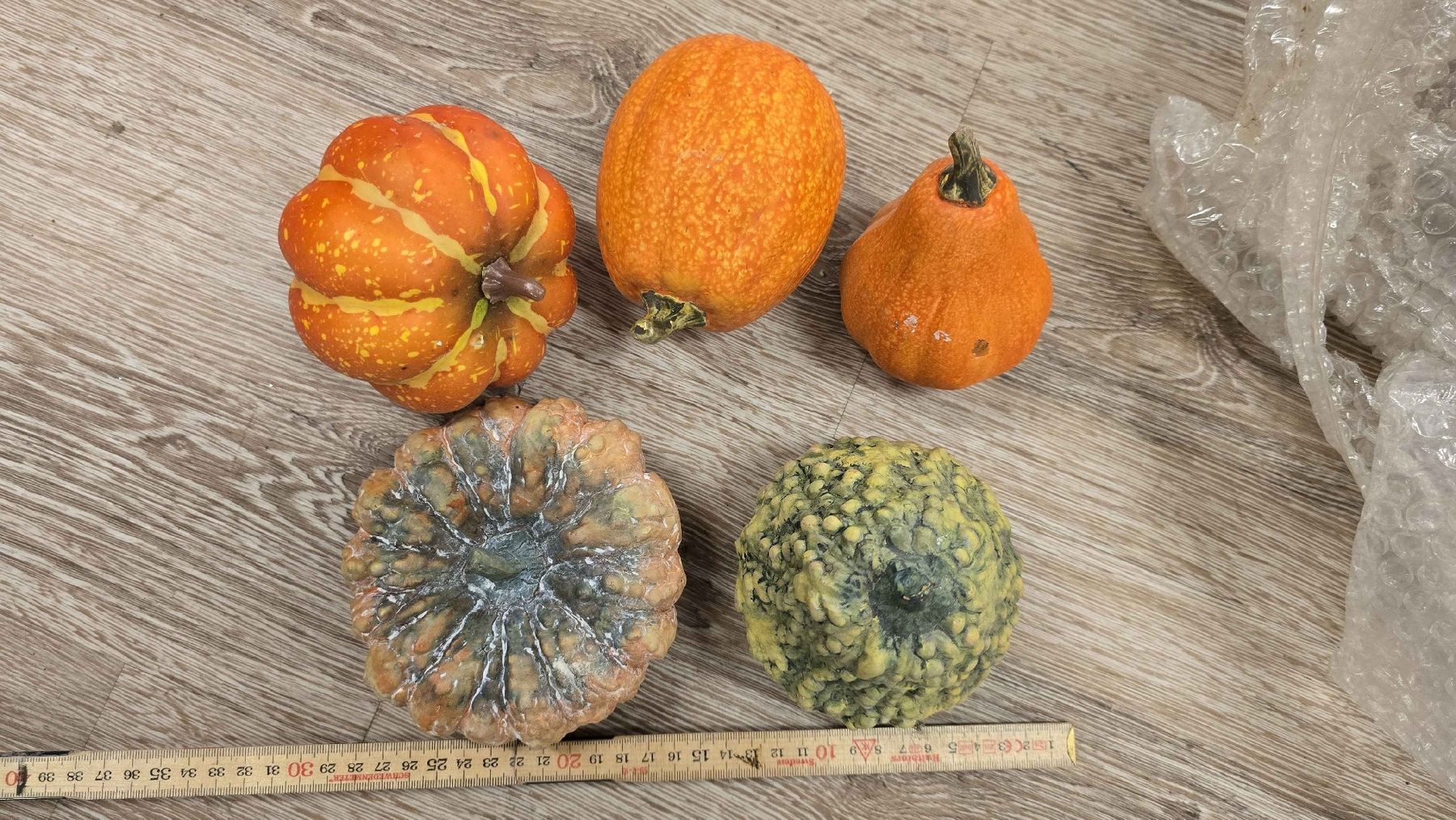 Tutte le decorazioni: 5 Deko Kürbisse Herbst Deko – Usato da Tuggen venduto da Santasbag