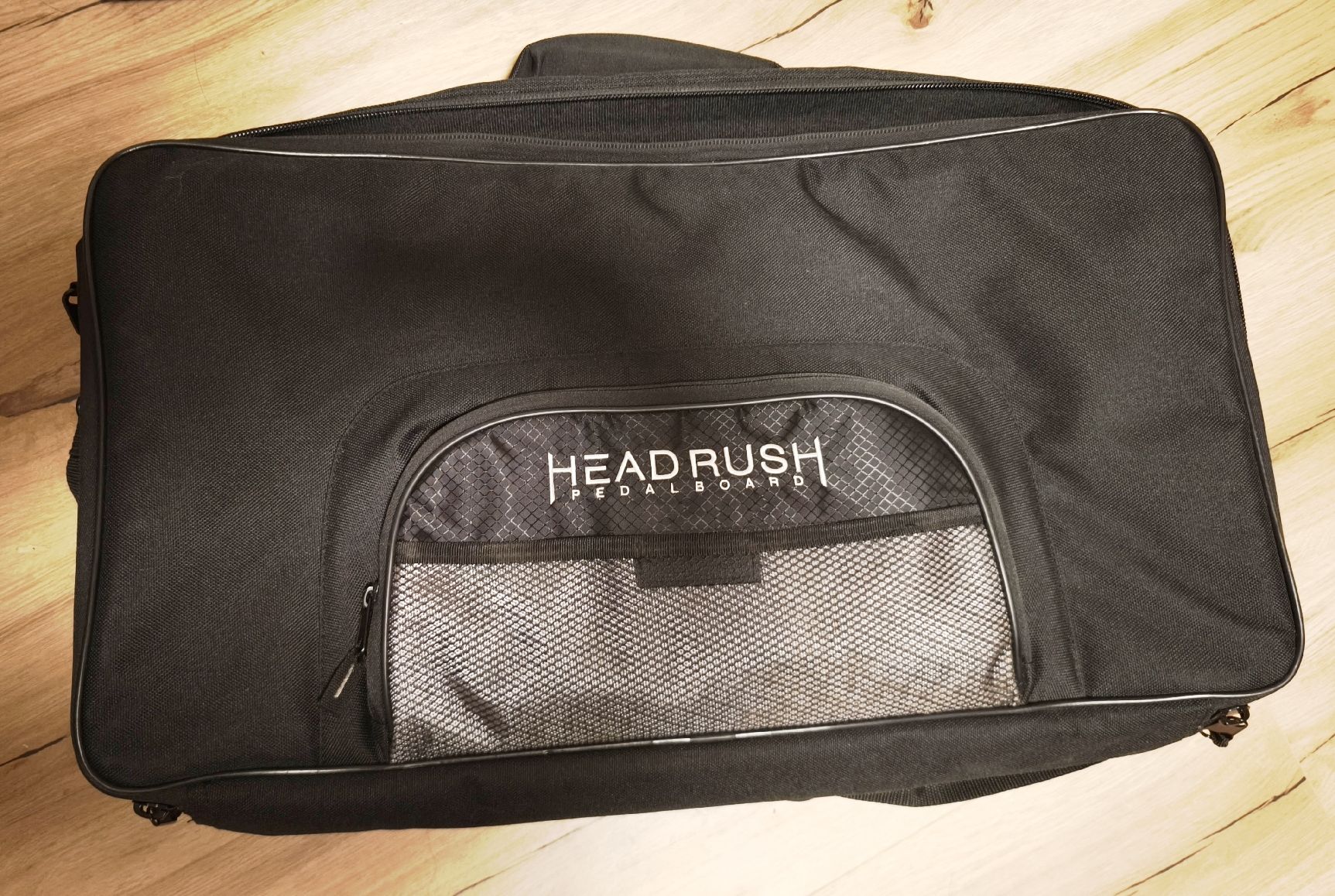 Instruments de musique: HeadRush Pedalboard – D'occasion à Faoug par Amur1969 4
