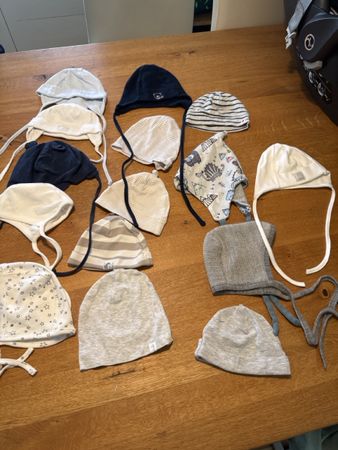 Mützen-Set für Babys, 15 Stück, Herbst/Winter, Top Zustand