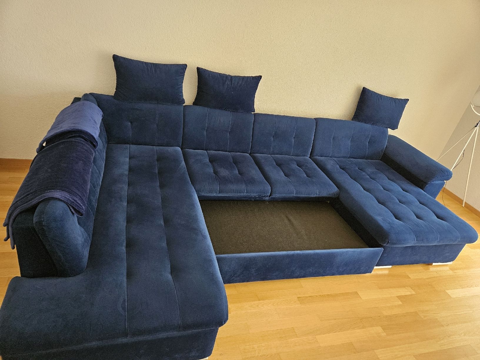Sofas: Blaue Sofa  – Gebraucht aus Murten von Langbaum 2
