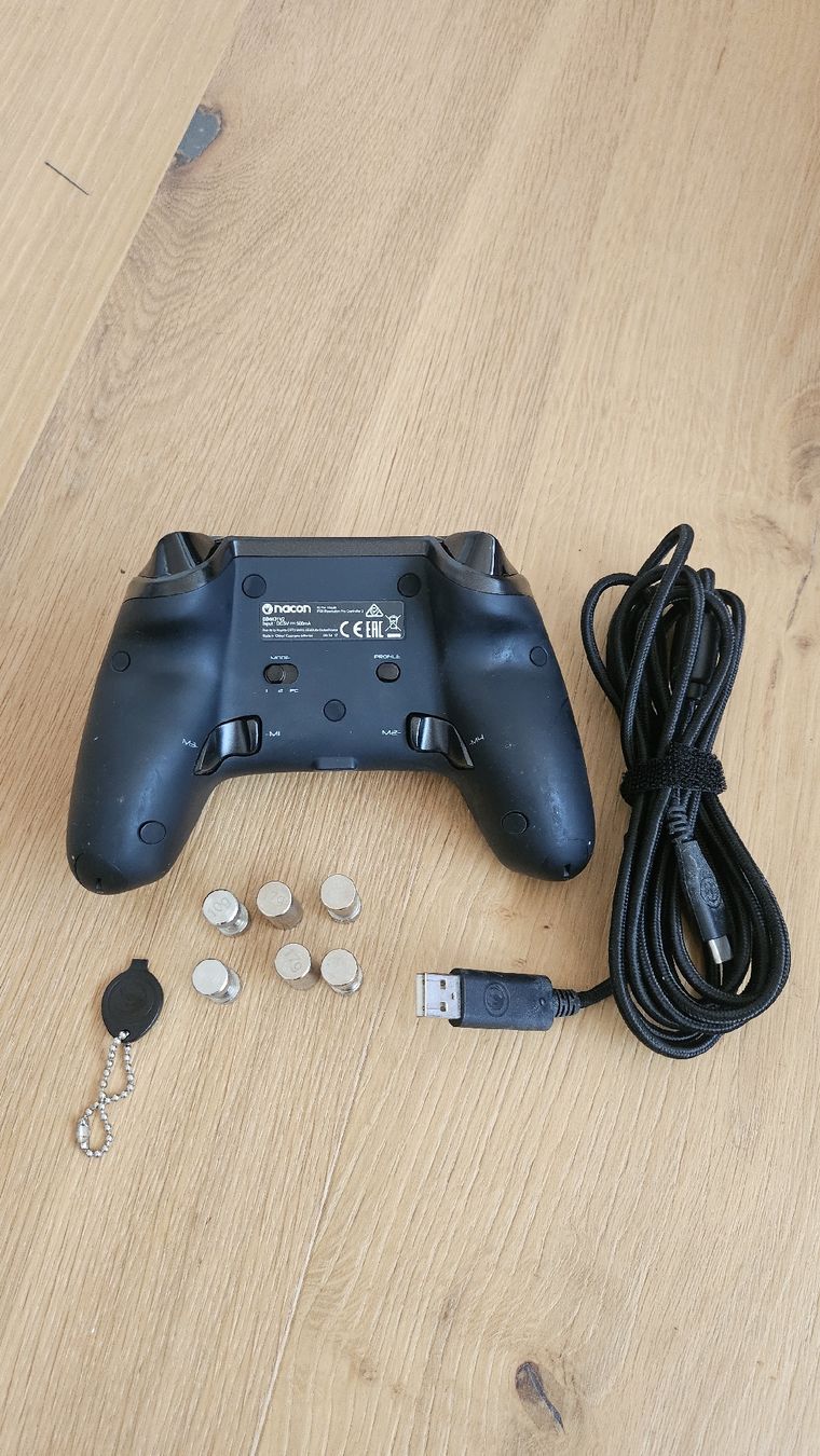 Sistema di controllo: Nacon Revolution Pro Controller 2 PS4 / PS 5 inkl. Gewichte  – Usato da Buchs SG venduto da Tscherfi 1
