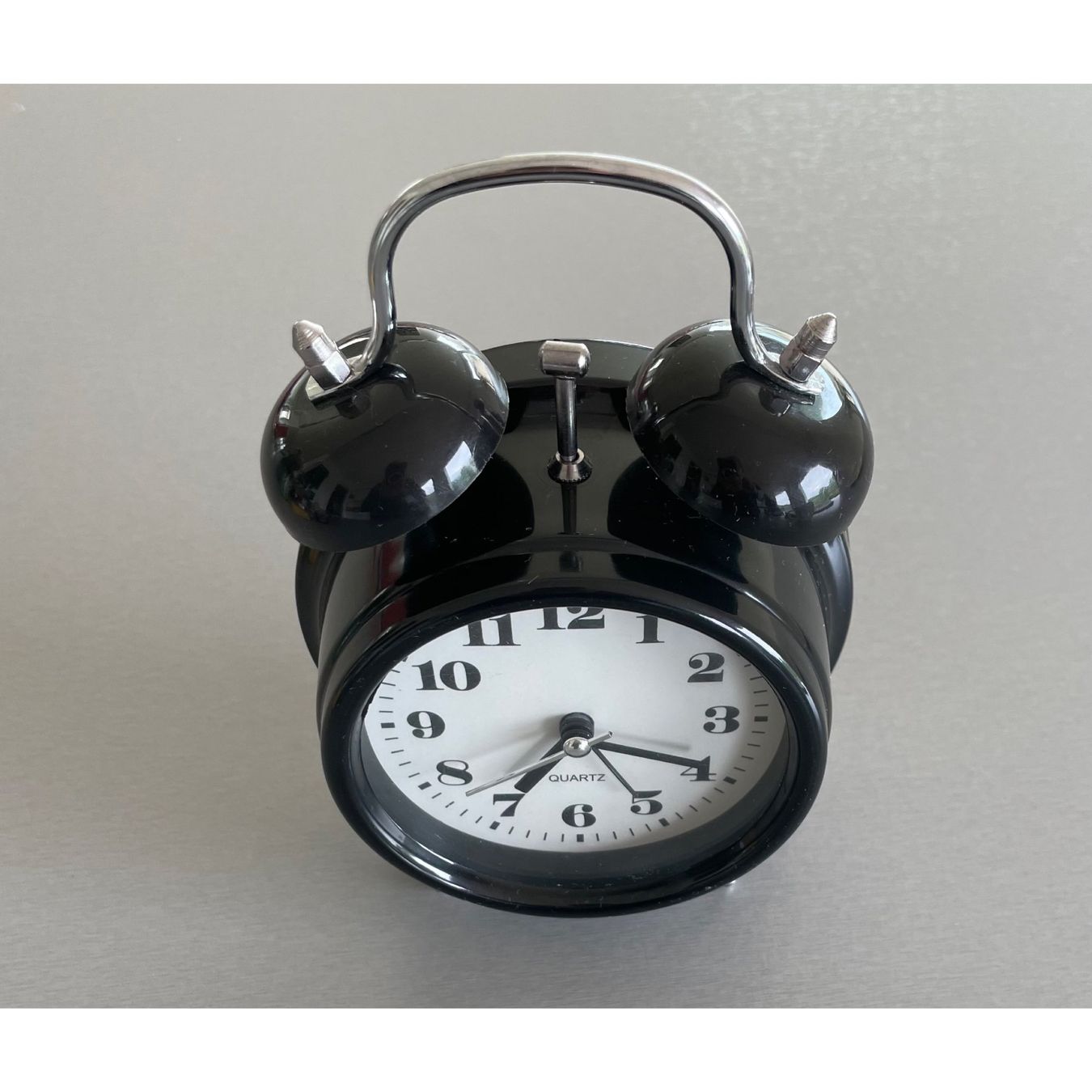 Wecker: Wecker, Quarz, schwarz, Durchm. 9cm, H 17, B 12cm – Gebraucht aus Amriswil von fit8580 3