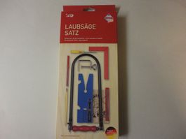 Laubsägeset, mit Laubsäge und Haltevorrichtung
