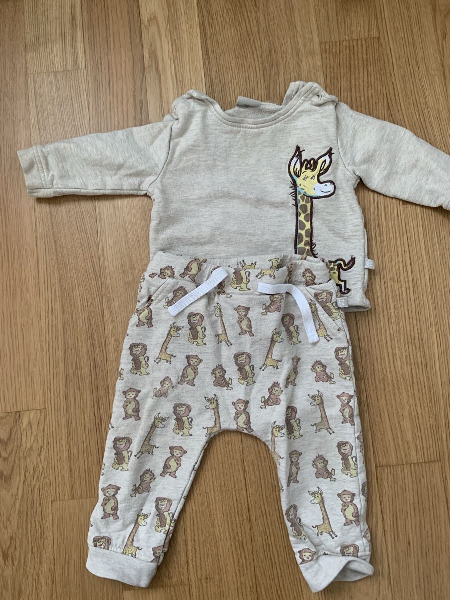 Kleiderpakete: Süsses Baby-Set Grösse 68 – Gebraucht aus Unterägeri von Globi8634